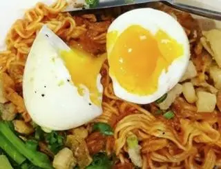 Hình ảnh Mì trộn trứng