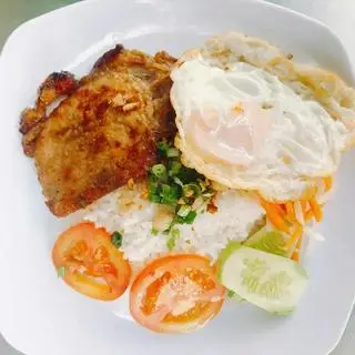 Hình ảnh Cơm sườn ốp la