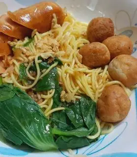 Hình ảnh Mì trộn cá viên
