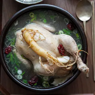 Hình ảnh Mì gà hầm sâm