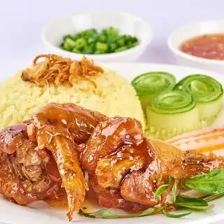 Hình ảnh Cơm cánh gà chiên nước mắm