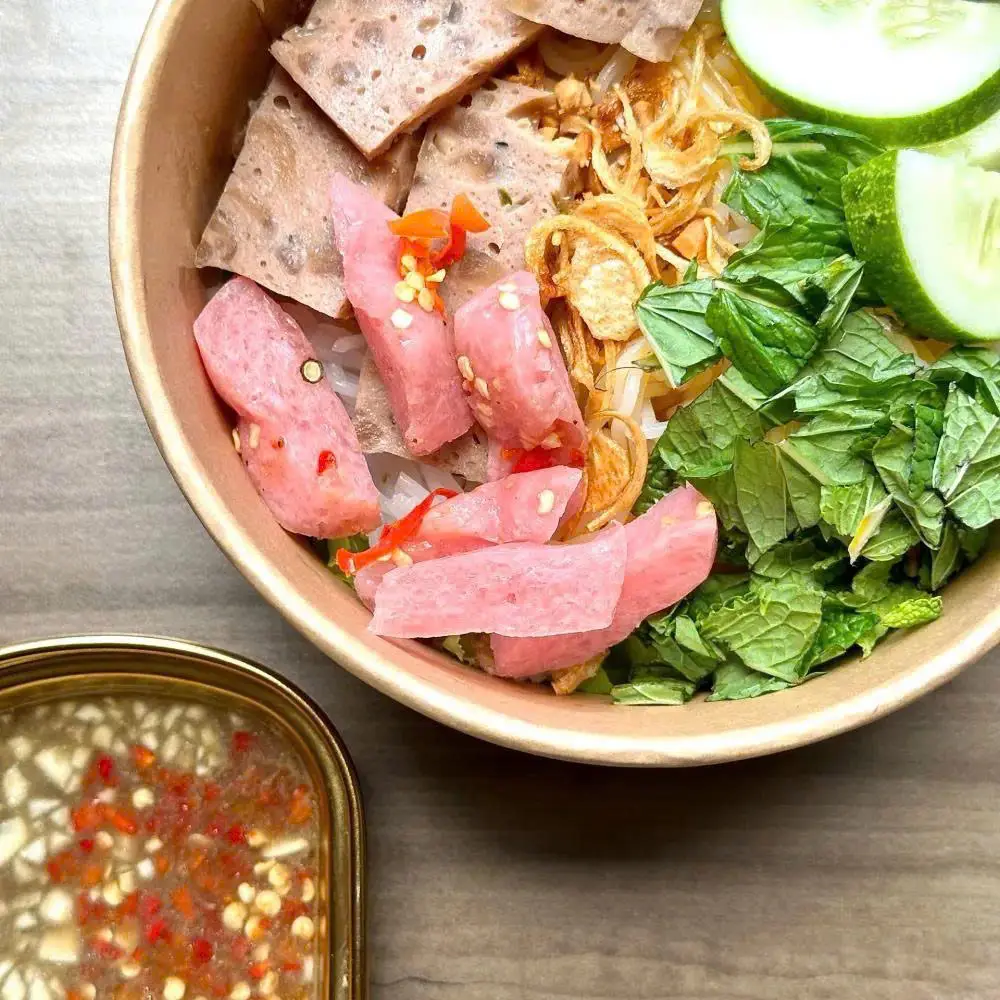 Hình ảnh Bún mắm nêm nem chả