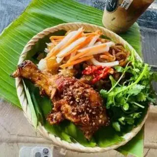 Hình ảnh Xôi gà sốt mật ong - đùi