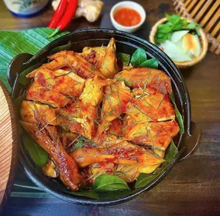 Hình ảnh Gà đốt lá chúc
