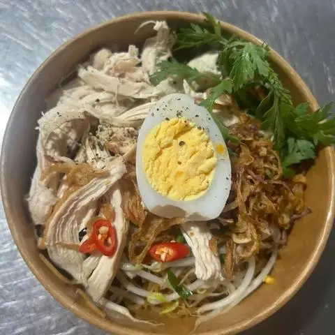 Hình ảnh Hủ Tiếu Trộn Gà Xé & Phá Lấu - Nguyễn Hữu Tiến