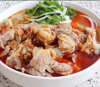 Hình ảnh Bún bò huế gân