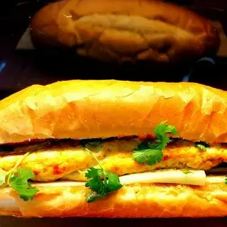 Hình ảnh COMBO Bánh Mì Trứng + Nước