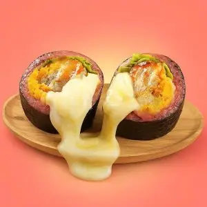 Hình ảnh Cơm cuộn phô mai heo xá xíu