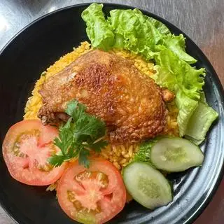 Hình ảnh Combo 2 cơm chiên má đùi gà + 2 xúc xích