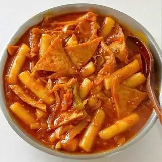 Hình ảnh Tokbokki sốt truyền thống vị cay