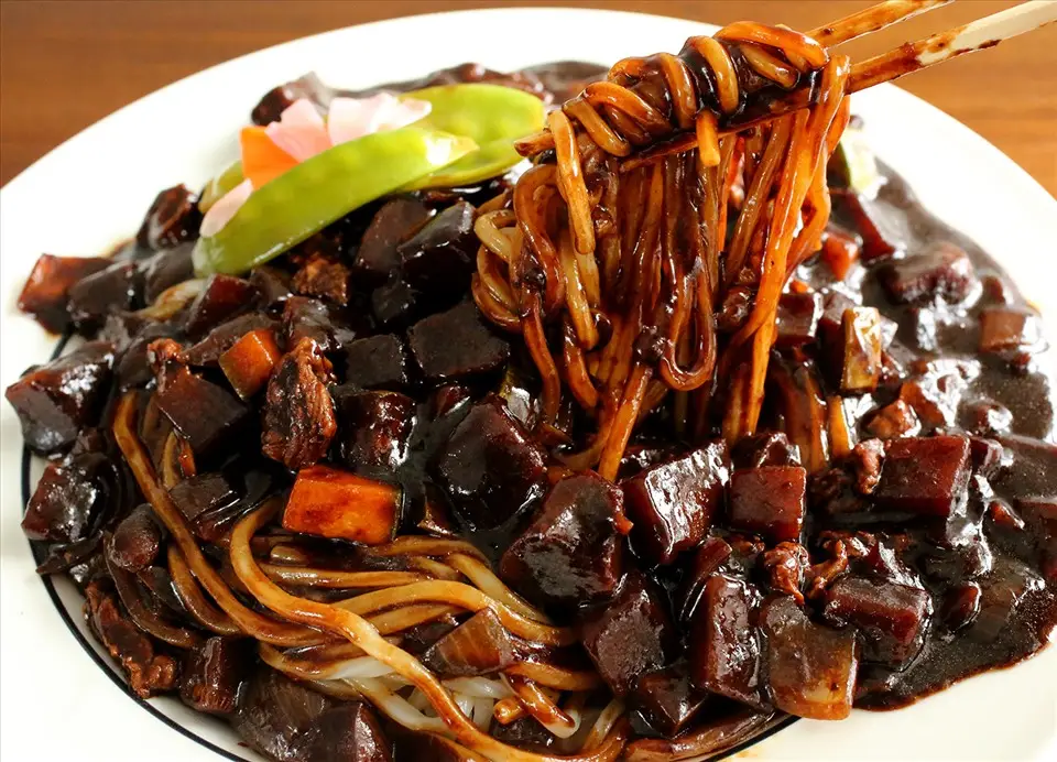 Hình ảnh Mì tương đen