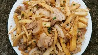 Hình ảnh Cơm ba rọi xào măng chua