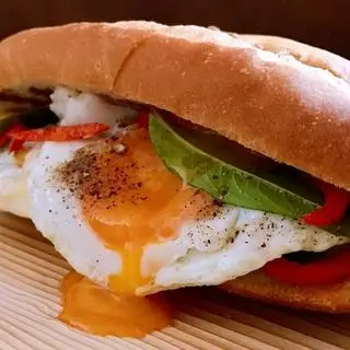 Hình ảnh Bánh mì ốp la - 2 trứng