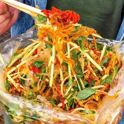 Hình ảnh Bánh Tráng Trộn Cây Me - Hồ Bá Phấn