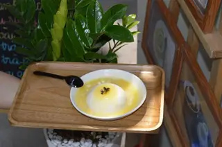 Hình ảnh Pudding sốt chanh leo tươi