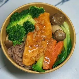 Hình ảnh Bún gạo lứt gà sốt cay ngọt