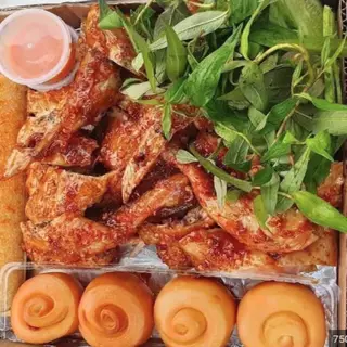 Hình ảnh Combo Gà nướng nguyên con - Cơm lam - Bánh bao - Phần 4 người