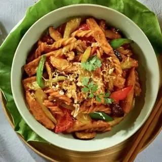 Hình ảnh Nui xào chay