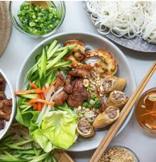 Hình ảnh Bún thịt nướng - chả giò