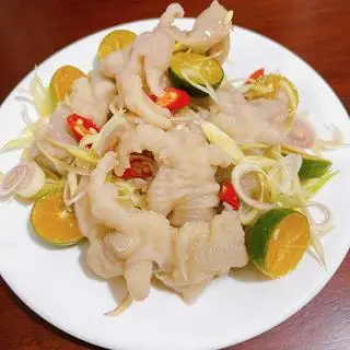 Hình ảnh Chân gà rút xương ngâm sả ớt