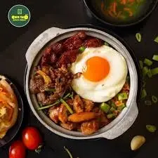 Hình ảnh Cơm thố Gà - Trứng