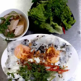 Hình ảnh Bánh cuốn chả quế thêm trứng