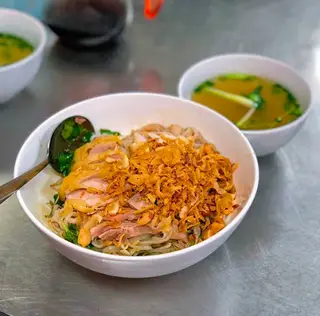 Hình ảnh Phở trộn gà bình thường