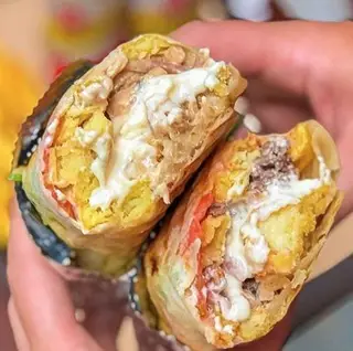 Hình ảnh Bánh tacos gà giòn phô mai