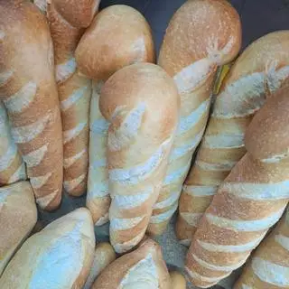 Hình ảnh Bánh mì Pháp dài