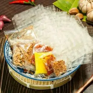 Hình ảnh Bánh tráng chấm thần thánh