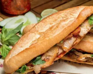 Hình ảnh Bánh mì xá xíu