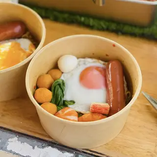 Hình ảnh Mì trộn trứng - thanh cua - đậu hũ