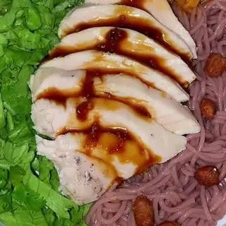 Hình ảnh Bún salad ức gà nấu chậm