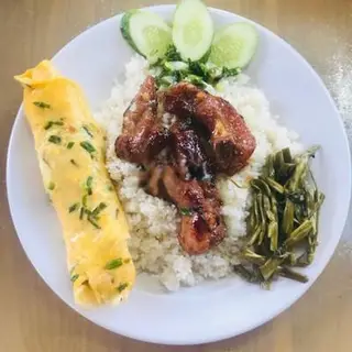 Hình ảnh Cơm sườn trứng chiên