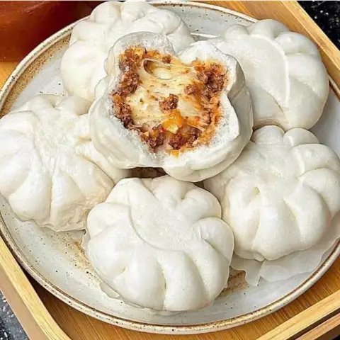 Hình ảnh Combo bạc xỉu - bánh bao sốt bò phô mai