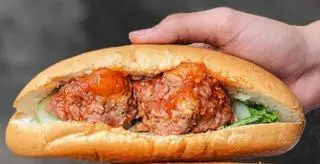 Hình ảnh Bánh mì xíu mại