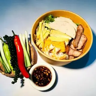 Hình ảnh Bún nước tương - thịt khìa - chả gio