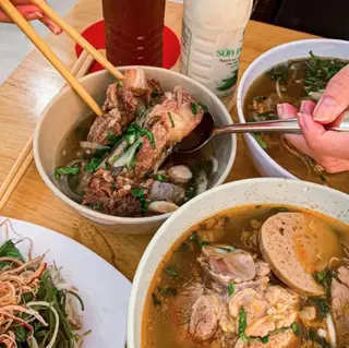 Hình ảnh Bún bò đặc biệt