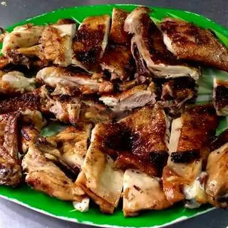 Hình ảnh Nữa con gà nướng mật ong   +Full rau ăn kèm 