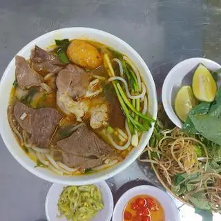 Hình ảnh Bún bò giò cua