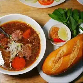 Hình ảnh Bánh mì bò kho ( 60gr thịt + cà rốt)
