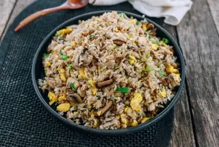 Hình ảnh Cơm chiên gà nấm