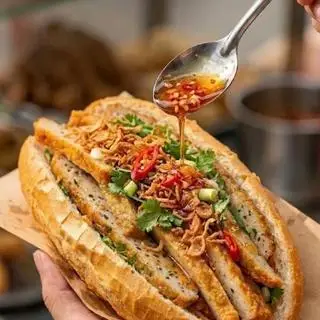 Hình ảnh Bánh mì chả cá Nha Trang - Nha Trang fish cake bánh mì