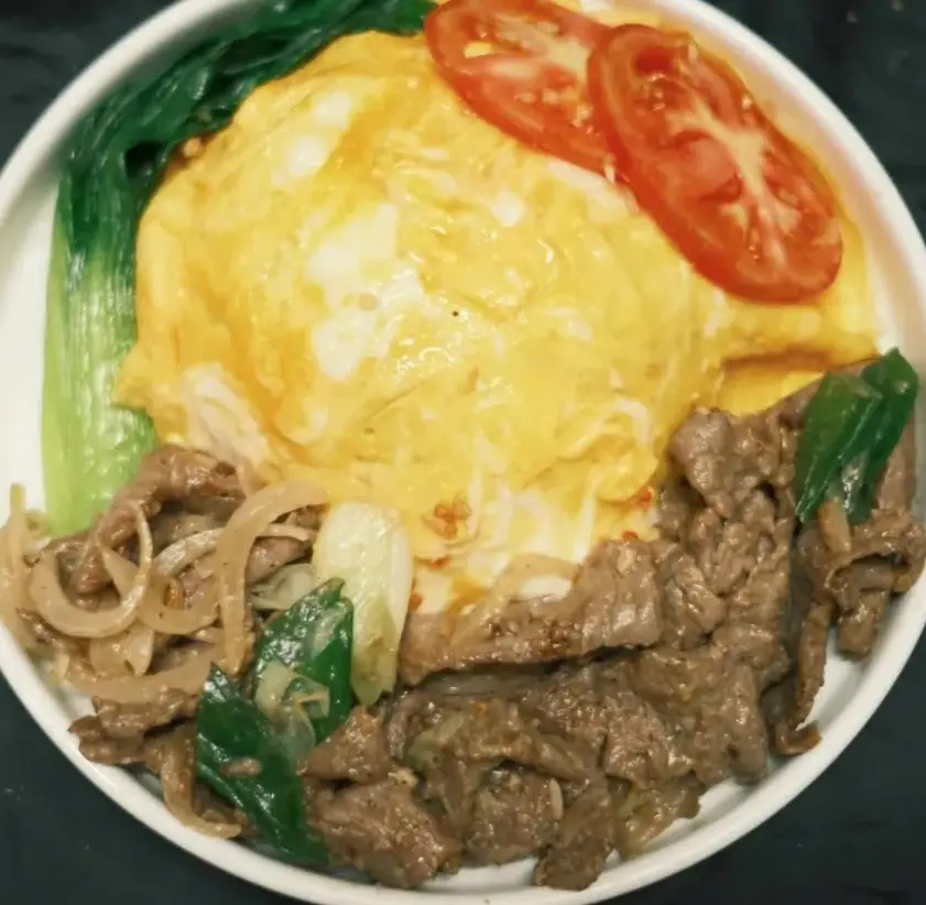 Hình ảnh Cơm Chiên Bò Bulgogi Phủ Trứng