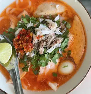 Hình ảnh Bánh canh chả cua thịt cua tươi xé - hộp