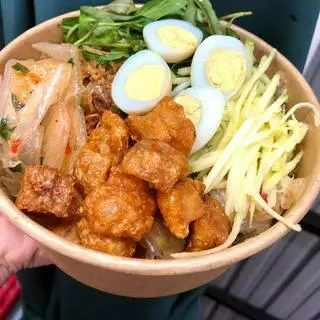 Hình ảnh Bánh tráng phơi sương trộn trứng gà