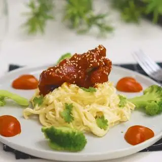 Hình ảnh Mỳ Ý Gà Giòn Sốt Kem