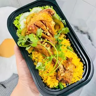 Hình ảnh Cơm chiên đùi gà tỏi
