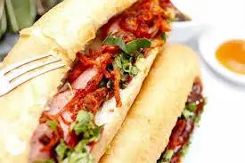 Hình ảnh Bánh mỳ xúc xích bò khô