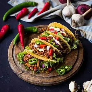 Hình ảnh Bánh tacos bò - gà